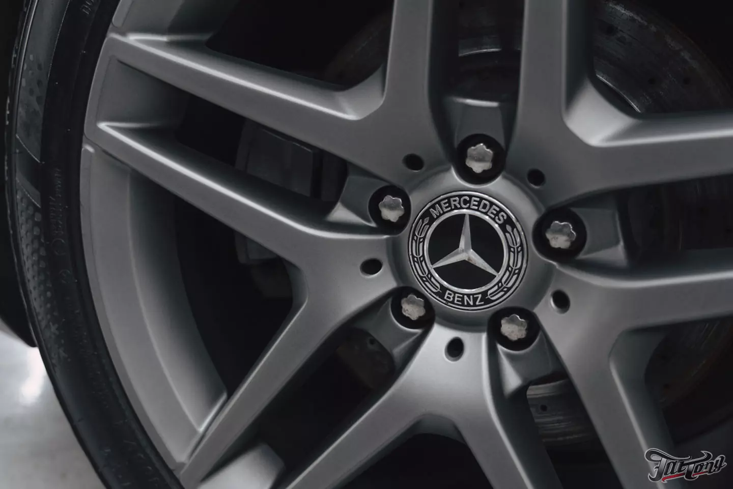 Смена стиля Mercedes S-class Coupe! Оклеили кузов в темно-серый винил от Oracal, окрасили диски